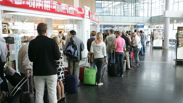 Dviračio žinios. Partijų tuštėjimo metas, lytinis dailės ugdymas bei rekordinės eilės Vilniaus oro uoste