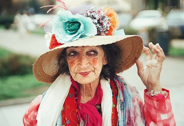 Kino naujienos. Dokumentinis filmas apie sostinės senamiesčio ikoną Rožytę ir jau prasidėjęs festivalis „Nepatogus kinas“