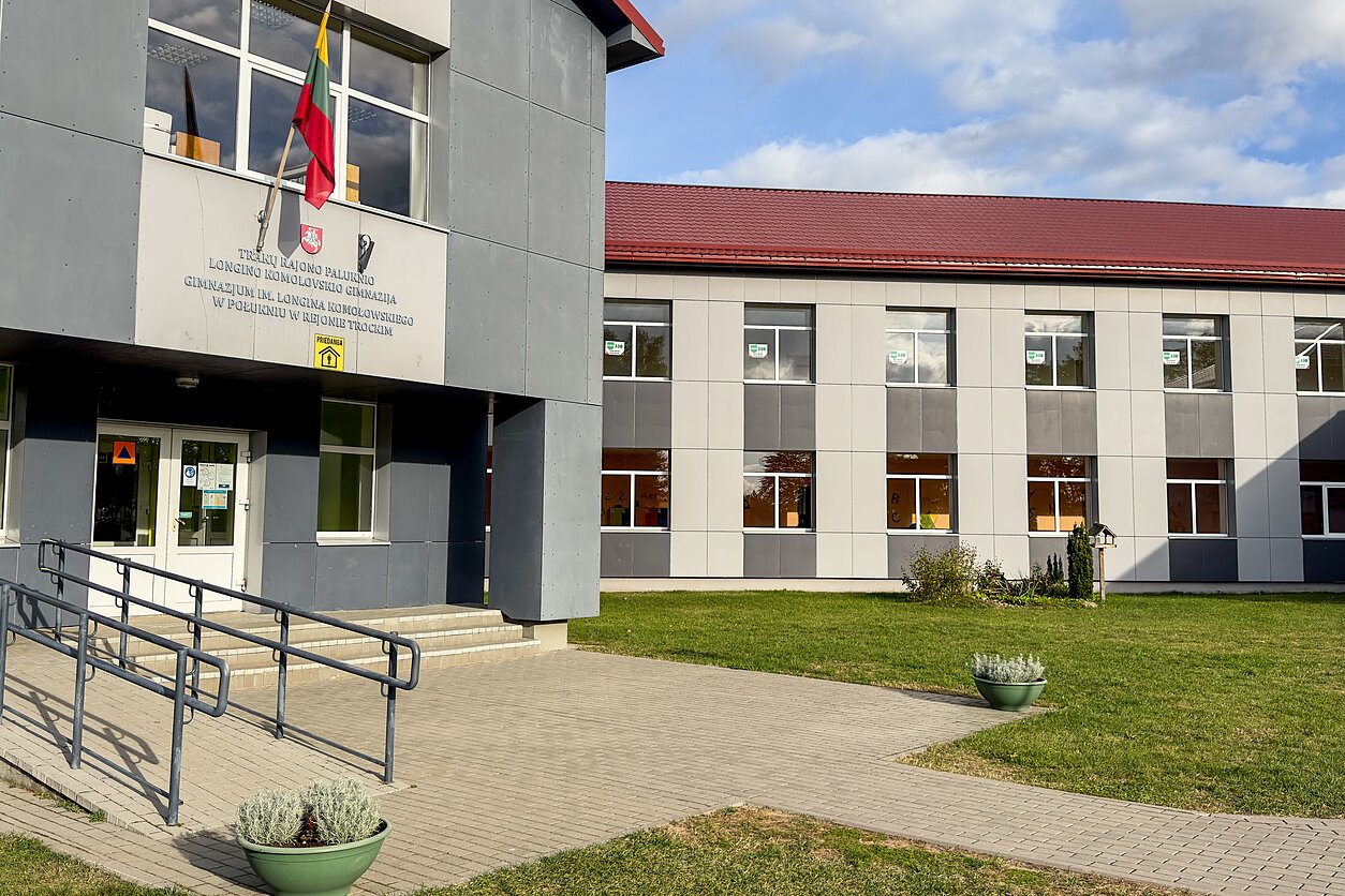 Longin Komołowski Gymnasium in Paluknys
