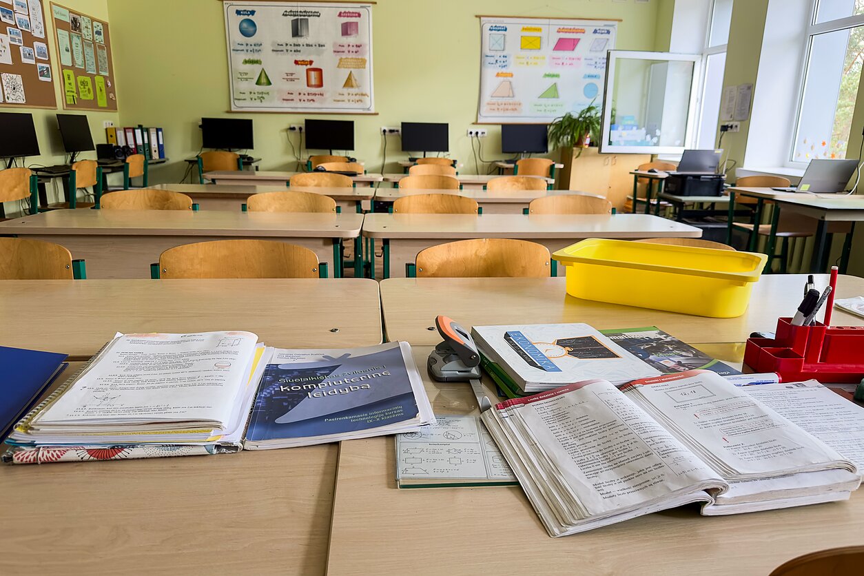Gimnazjum im. Longina Komołowskiego w Połukniu Gimnazjum im. Longina Komołowskiego w Połukniu