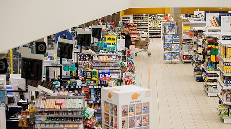 Prekybininkai praneša – pabrangus prekėms, vagysčių iš parduotuvių padaugėjo dvigubai