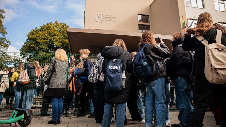 Bilotaitė dėl mokyklų ir darželių gaunamų grasinimų prašo rimties: neleiskime priešui pasiekti savo tikslų