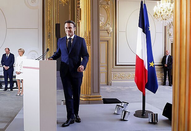 Žinios. Macronas patikino Zelenskį, kad pasaulyje gilėjant krizėms, Prancūzija nesusilpnins paramos Ukrainai