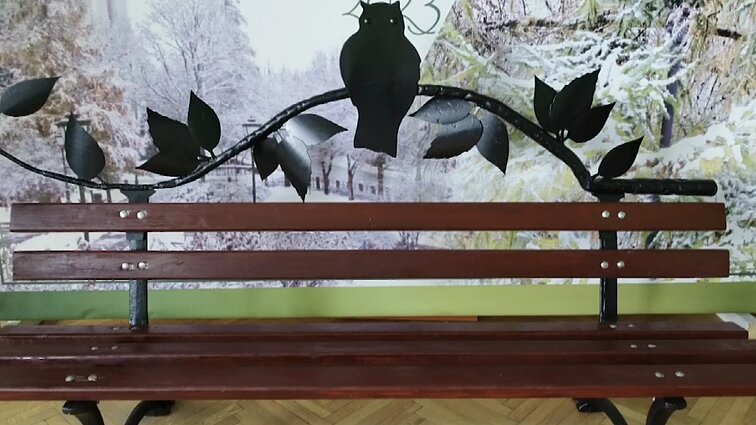 Akcija Zitai Kelmickaitei atminti tęsiasi: Varniuose atidengtas net 20-as suoliukas su laidų vedėjos citata