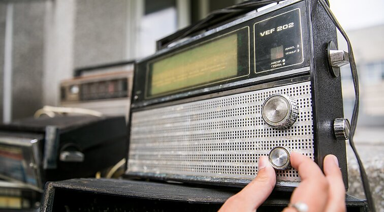 Žinios. „Civilizuotą pasaulį giname iš rusiško karinio forto“: Lietuvą radijo bangomis vis dar pasiekia propagandinės Kremliaus žinutės