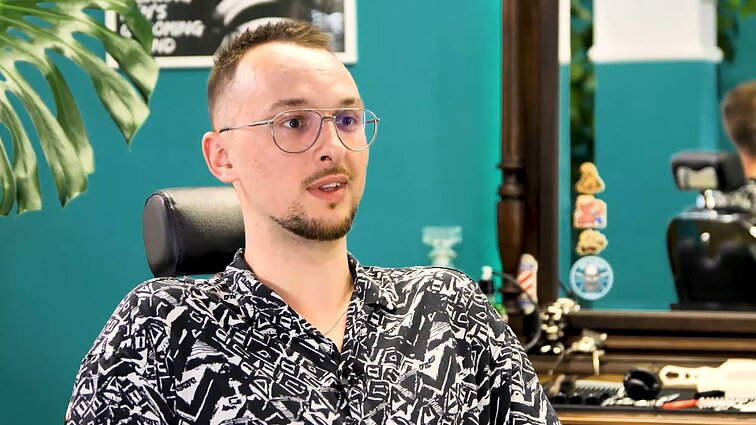 Pirmus žingsnius kirpėjo link prisiminęs Edgaras: draugus kirpdavau ir nacionaliniame parke ant skardžio