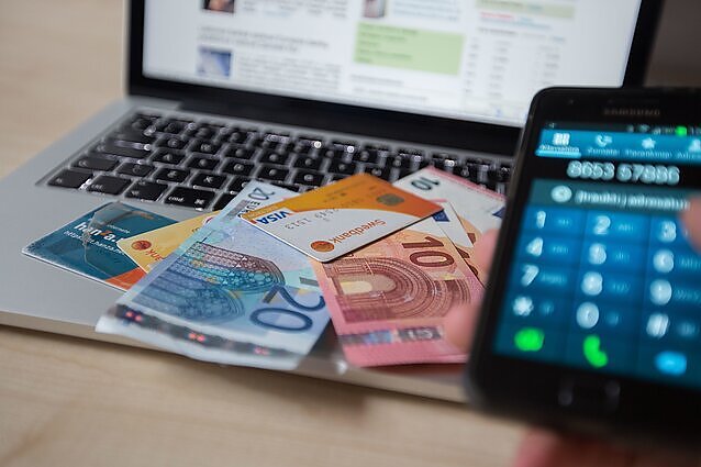 Specialistė ragina aklai neinvestuoti: jei neturime žinių, geriau ir nepradėti