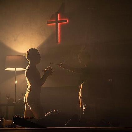 Performansas. Kas liudija menkstančią pjesės reikšmę?