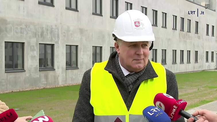 Anušauskas ir Rupšys apžiūrėjo Rokantiškėse baigiamą įrengti karinį miestelį: vokiečių brigadai – kitos vietos