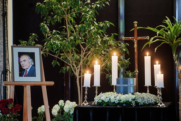 Vilniuje atsisveikinama su kompozitoriumi Algimantu Raudonikiu Vilniuje atsisveikinama su kompozitoriumi Algimantu Raudonikiu