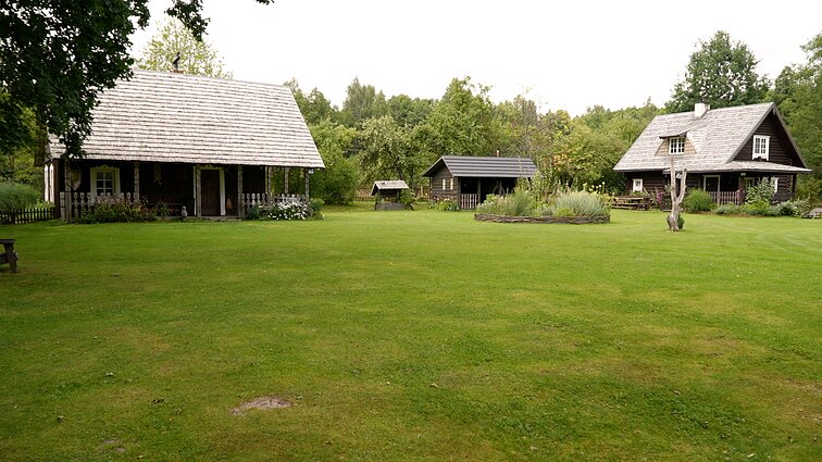 Atspindžiai. Paveldo kolekcija. Etnografinė sodyba Kazlų Rūdos miškuose