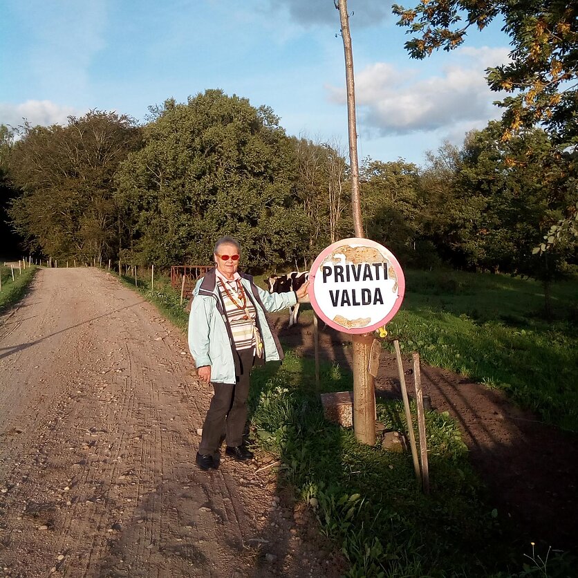 LRT nuotr., Gimtoji žemė. Kapines ūkininkai gavo kaip dirbamą žemę