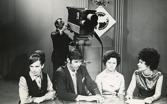 TV studijoje Gerūta Sodeikienė (dešinėje). 1973 05 27