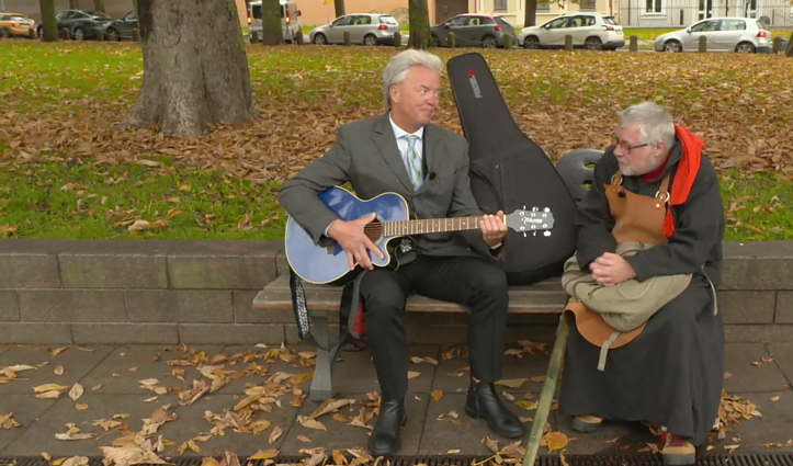 Dviračio žinios. Gitanas Nausėda: Konstituciją reikia aiškinti per šokį!