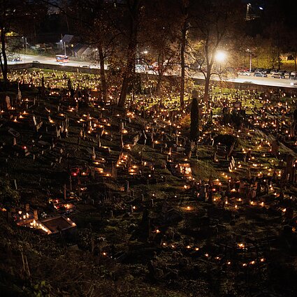 10–12. Kaip keičiasi laidotuvių tradicijos?