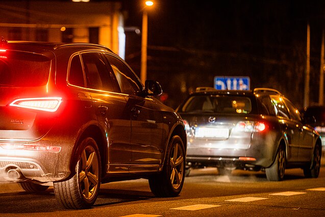 Nauja taisyklė vairuojantiems: ketina didinti privalomo atstumo laikymąsi kelyje