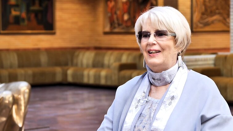 Rytus parke su šuniuku, kava ir detektyvais pradedanti Vaiva Mainelytė prie drabužių dėvi žiogelį: reikėjo ištverti ankstyvą šlovę bei sunkias netektis