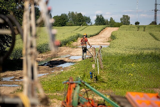 Žinios. Po ES numatytos milijardinės paramos regionams, nė viena savivaldybė nepradėjo investicinių projektų (su vertimu į gestų k.)