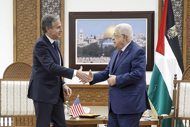 Žinios. JAV valstybės sekretorius Anthony Blinkenas susitiko su Palestinos prezidentu Mahmoudu Abbasu