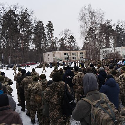Lietuvos diena. Valstybės gynybos plane: nurodymai, kaip elgtis civiliams karo atveju