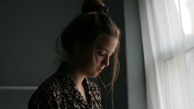 Patarė, kaip atskirti paauglių liūdesį nuo depresijos: svarbūs signalai – miegas ir mityba