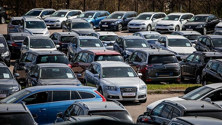 „LTG Cargo“ kreipėsi į prokuratūrą dėl 4-ių Lietuvos įmonių, galėjusių prisidėti prie automobilių transportavimo į Rusiją