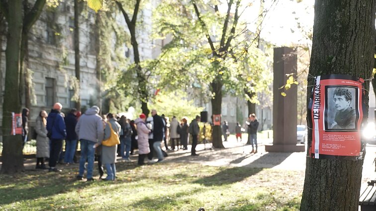 Mūsų rusų gatvė. Akcija „Vardų sugrąžinimas“ ir parodą „Tariama vyriškumo mokykla“ liudijantys pasakojimai