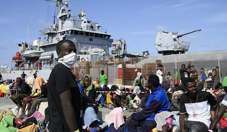 Žinios. NVO kritikuoja Italijos ir Albanijos susitarimą, leisiantį pastarosios teritorijoje steigti migrantams skirtus centrus
