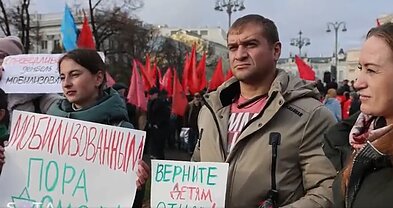 Maskvoje Rusijos karių žmonos ir artimieji surengė protestą 