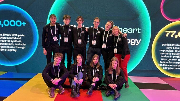 Sidabro medalį iš pasaulinio sintetinės biologijos konkurso parvežę komandos nariai: buvo intensyvūs metai