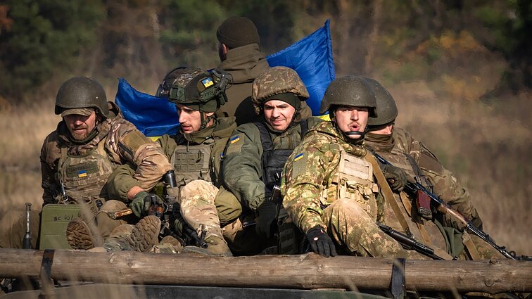 Žinios. JAV Nacionalinio saugumo tarybos atstovas: šiuo metu išnaudojome beveik visas paramai Ukrainai numatytas lėšas