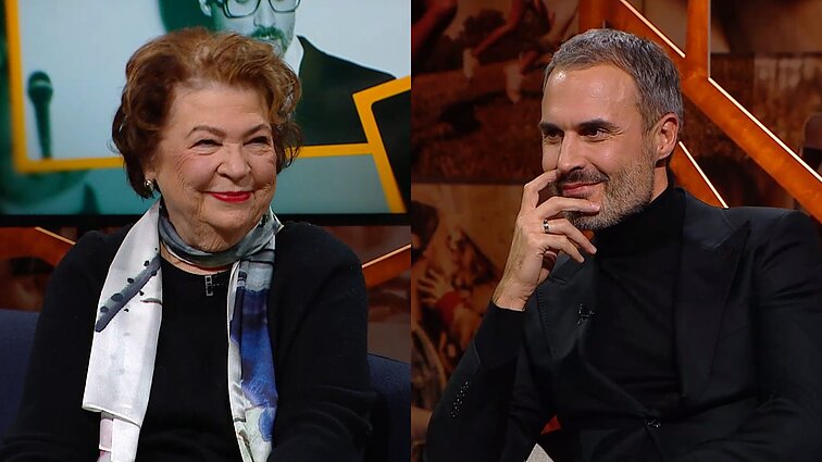 Violetai Palčinskaitei paskambinęs Mantas Jankavičius prisimena, kaip sužinojo, kad yra vienas kito gerbėjai: man mama prieš miegą skaitydavo jos eilėraščius