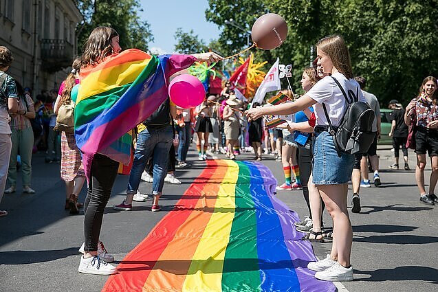 „Braliukai“ žengė žingsnį: Latvijoje įteisinta tos pačios lyties asmenų partnerystė