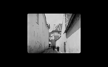 Filmo „Piove a Wilno“ stop kadras, Bernardinų g. Filmo „Piove a Wilno“ stop kadras, Bernardinų g.