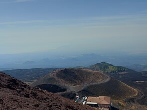 Jeden z kraterów Etny