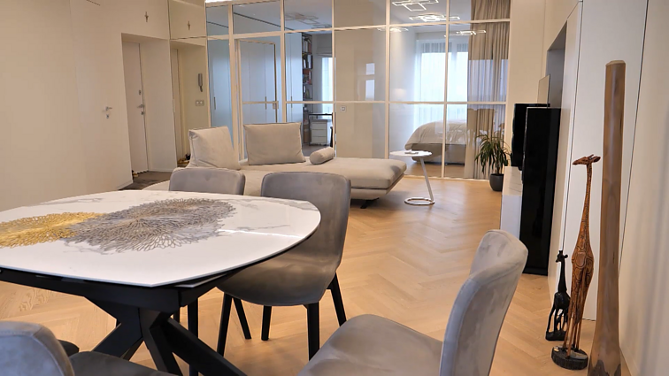 „Nesirinkome madingų sprendimų“: namai, kuriuose nėra sienų, o didžiausias paveikslas – langas į Vilniaus senamiestį