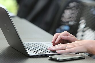 E. prekyba
