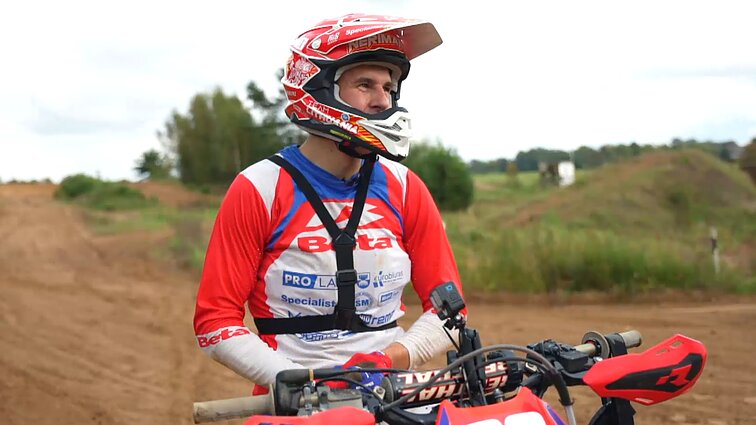 Lietuvos čempionas Nerimantas Jucius prisiminė karjeros pradžią: kad nusipirkčiau motociklą, ėjau rinkti uogų