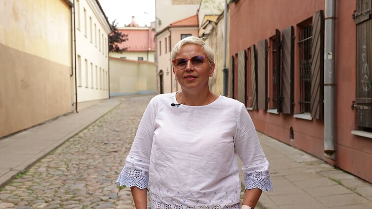 Pozityvumu trykštanti Asta Briuselyje apsigyveno netikėtai: anksčiau pykdavau, kad žmonės palieka Lietuvą