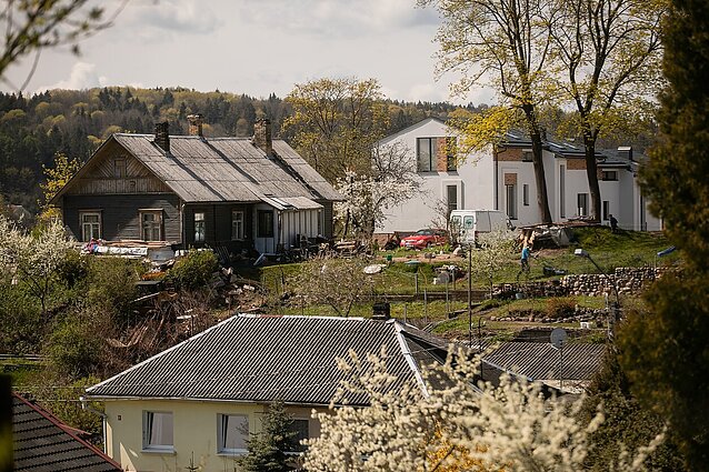 Žemės mokestis – ir daugiabučių gyventojams: išaugus žemės vertei, mokesčio suma tapo didesnė nei du eurai