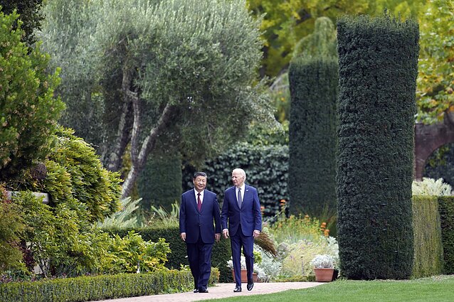 Galingiausios pasaulio valstybės, bet prie derybų stalo – jokios galios pozicijos: ką sutarė Bidenas ir Jinpingas?