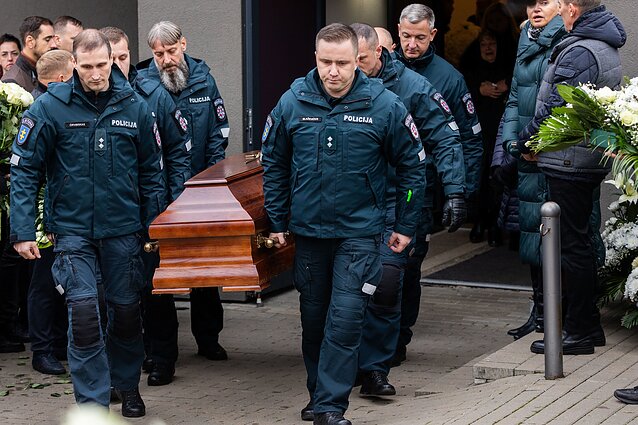Per avariją žuvusio policijos pareigūno S. Lipskio laidotuvės Per avariją žuvusio policijos pareigūno S. Lipskio laidotuvės