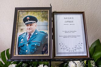 Per avariją žuvusio policijos pareigūno S. Lipskio laidotuvės Per avariją žuvusio policijos pareigūno S. Lipskio laidotuvės