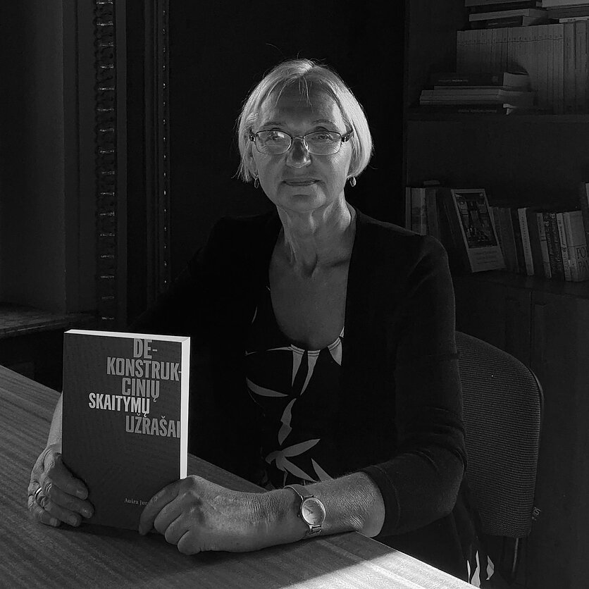 Sonata Grėbliūnaitė, Pirmas sakinys. Aušra Jurgutienė ir dekonstrukcija: suprasti priešingai