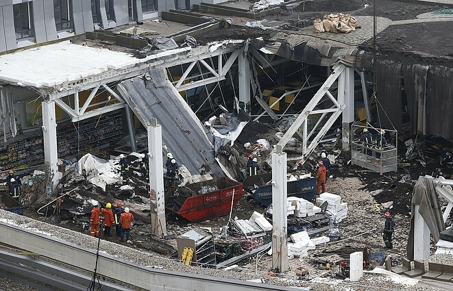 Vakaro žinios. Rygoje baigti gelbėjimo darbai sugriuvusio prekybos centro teritorijoje: pradėtas tragiško incidento tyrimas