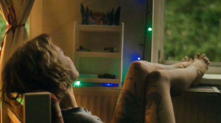 Klube „Kablys“ – pirmojo režisierės Kairytės ilgametražio filmo premjera: stebimoji dokumentika apie vilnietę Robertą