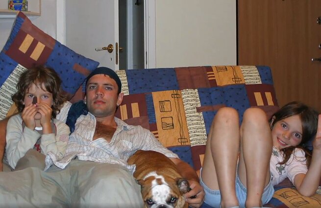 Marius Čepulis su vaikais ir keturkoju augintiniu