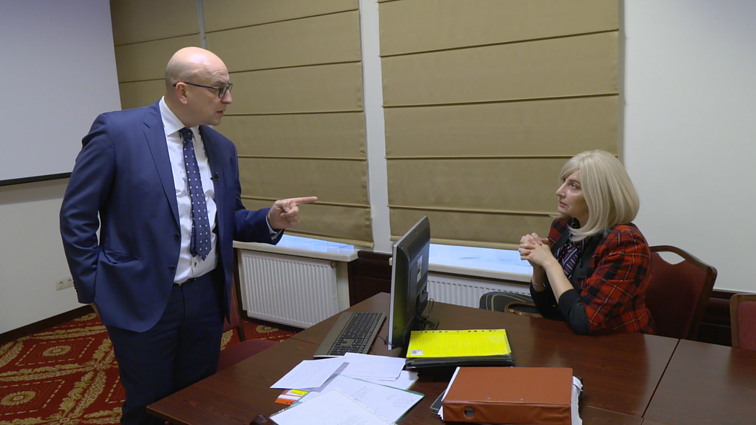 Dviračio žinios. Pinskuvienė Matijošaičiui: pamokyk mane demokratinio valdymo!