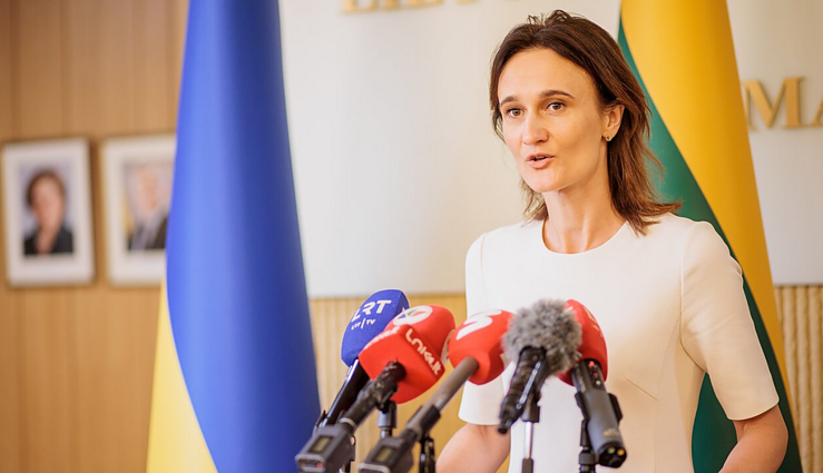 Žinios. Kelių opozicinių frakcijų atstovai Seimo pirmininkę Viktoriją Čmilytę-Nielsen ragina trauktis iš pareigų