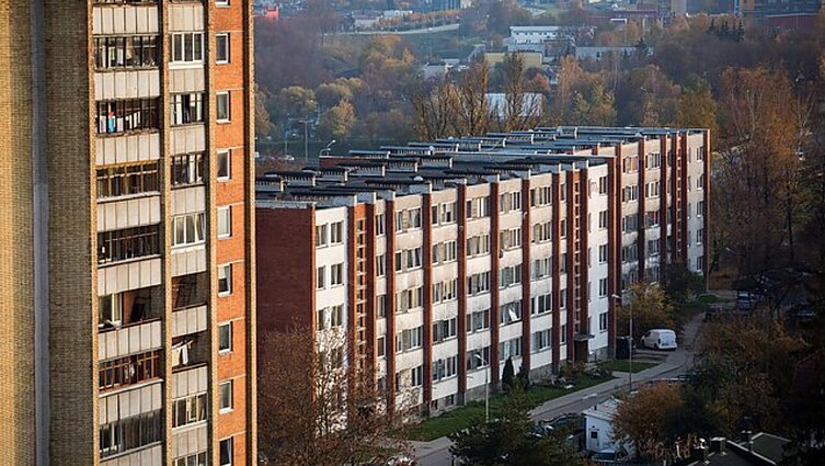 „Tai kaip žmonių išvarymas į gatvę“: būstą besinuomojanti šeima du mėnesius nesulaukia nuomos kompensacijos